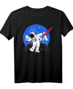 NASA Astronaut Dab On The Moon Grafik T-Shirt  Offiziell lizenziertes NASA Merchandise für Raumfahrtfans